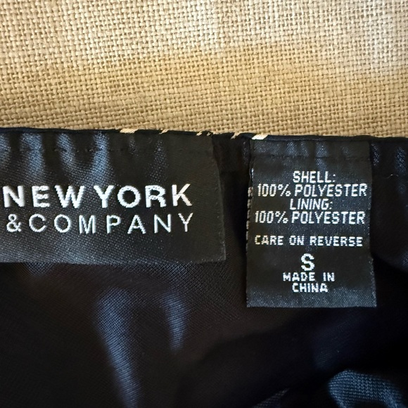 New York & Company Black and Tan Lined Skirt - Picture 6 of 6